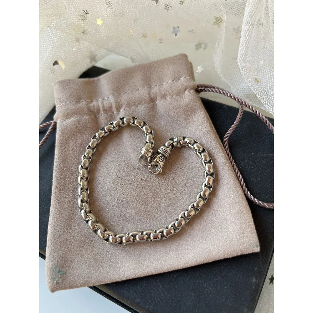 Retro Fashion Bracelet Is Suitable For Gifts