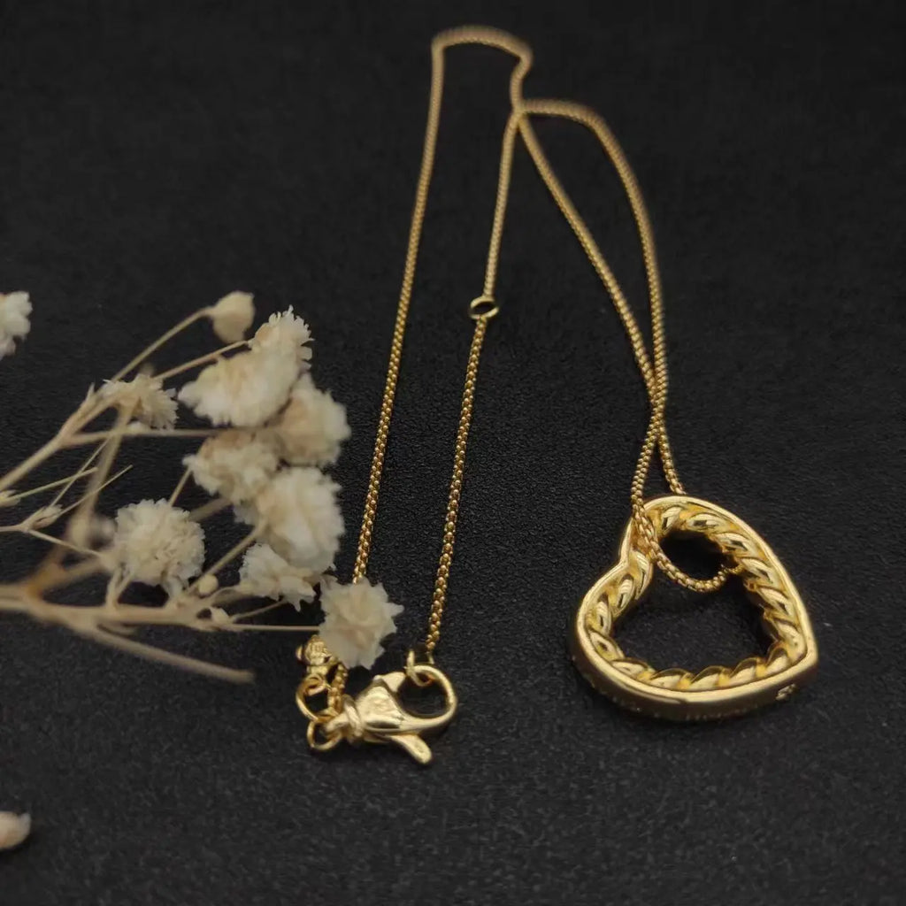 DY Classic Pendant Necklaces Elegant Designs Suitable for Men and Women